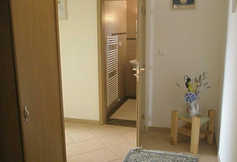 Quarto Standard Casa de Banho Partilhada, Ubytovanie Bičár