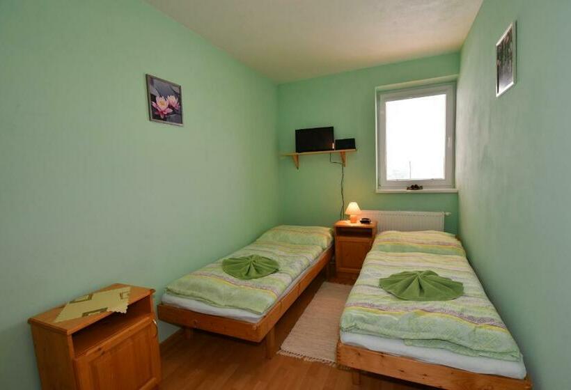 Quarto Standard Casa de Banho Partilhada, Ubytovanie Bičár