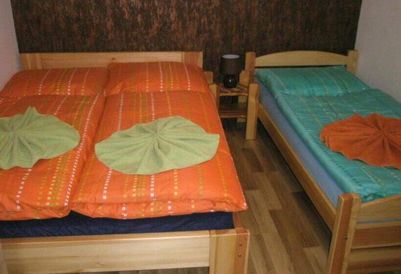 Quarto Triplo Standart, Ubytovanie Bičár