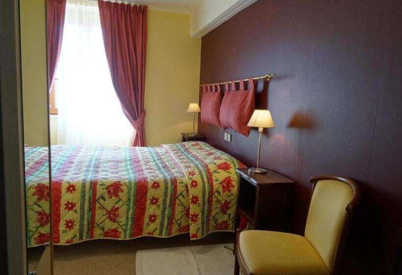 Номер Стандарт, Auberge De La Chaloire