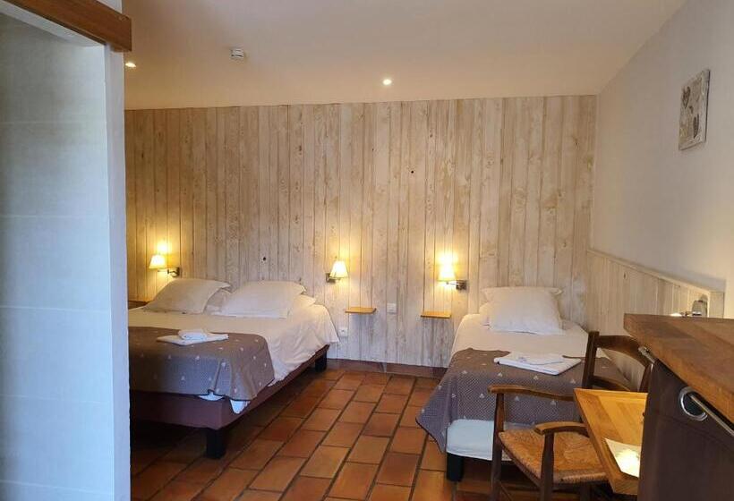 Номер Стандарт Трехместный, Logis Hôtel Restaurant L Escarbille