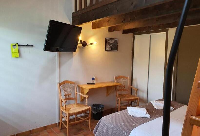 Четырехместный Номер Стандарт, Logis Hôtel Restaurant L Escarbille