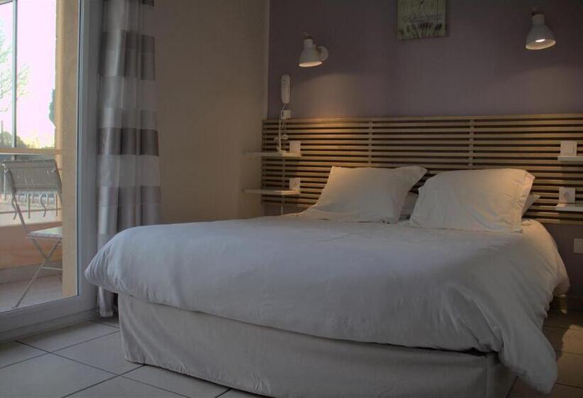 Номер Стандарт, Logis Hôtel Le Clement V