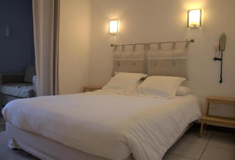 Люкс, Logis Hôtel Le Clement V