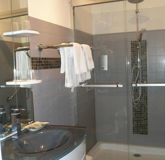 Люкс, Logis Hôtel Le Clement V