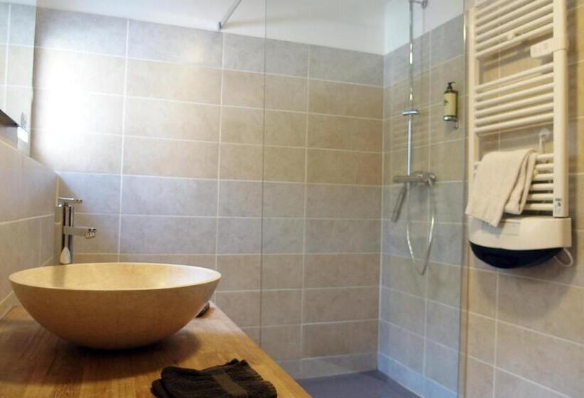 Семейный Номер, Logis Hotel Auberge De L'Hélix