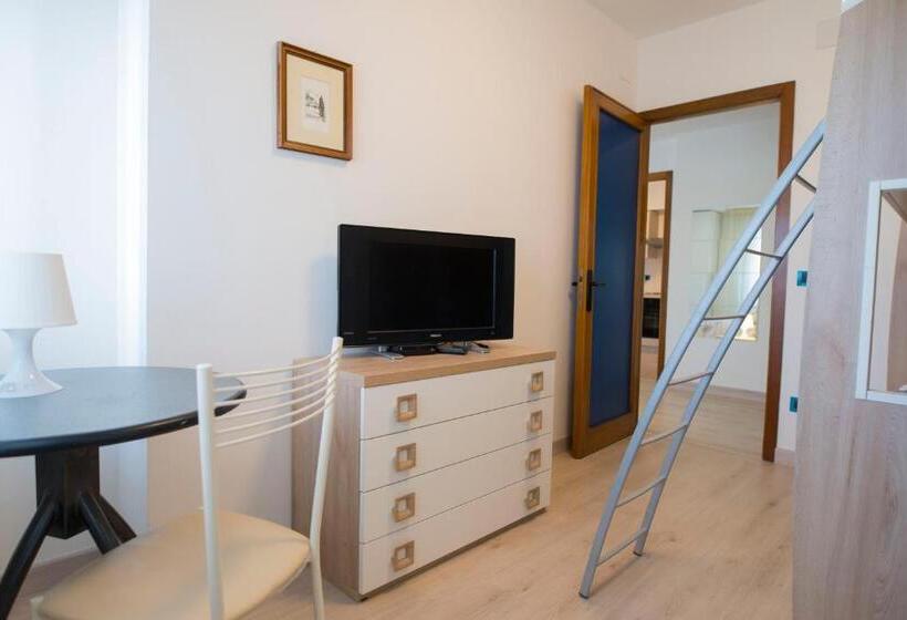 اتاق خانوادگی, B&b Il Bacio