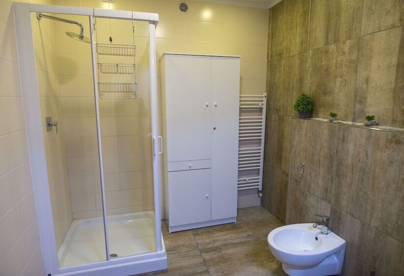 اتاق خانوادگی, B&b Il Bacio
