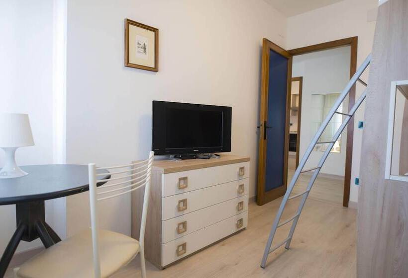 اتاق خانوادگی, B&b Il Bacio