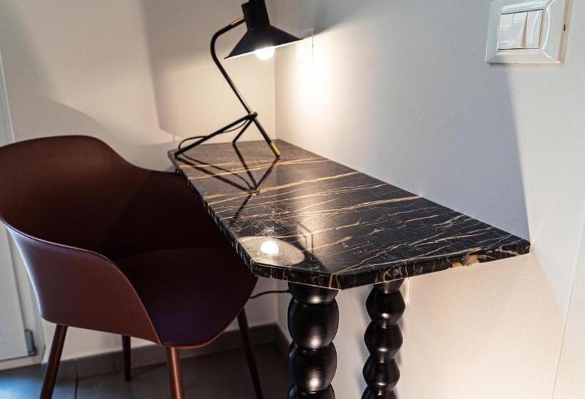 اتاق سوپریور با تخت بزرگ, Zefiro Suites