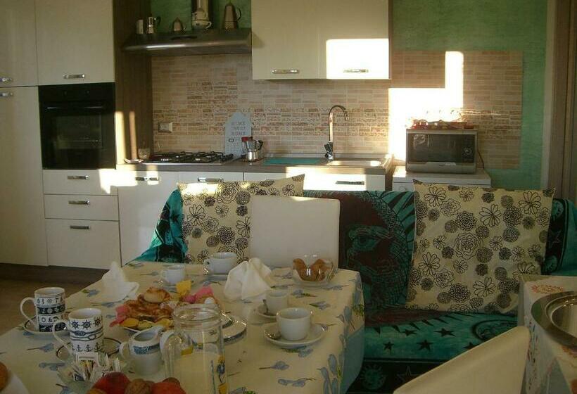Номер Стандарт Кровать Кинг Адаптированный для Инвалидов, S Olivariu Village Affittacamere