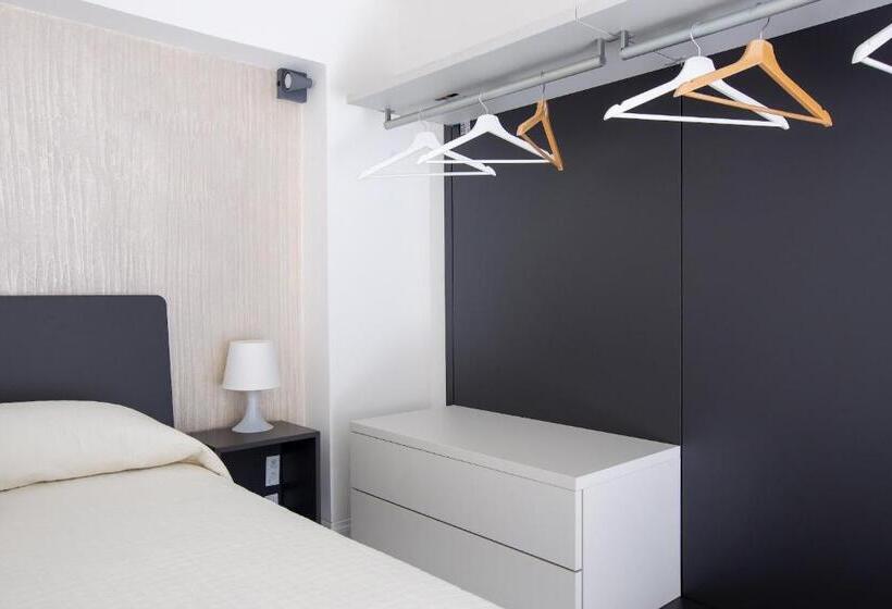 اتاق استاندارد چهار تخته, Aruci B&b