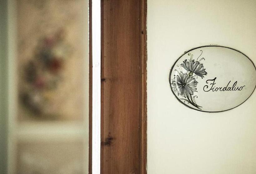Полулюкс Одноместный с Террасой, Villa Delle Querce Resort