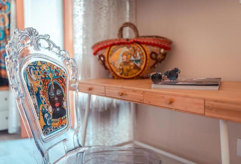 Полулюкс с Балконом, A Coffa Rooms