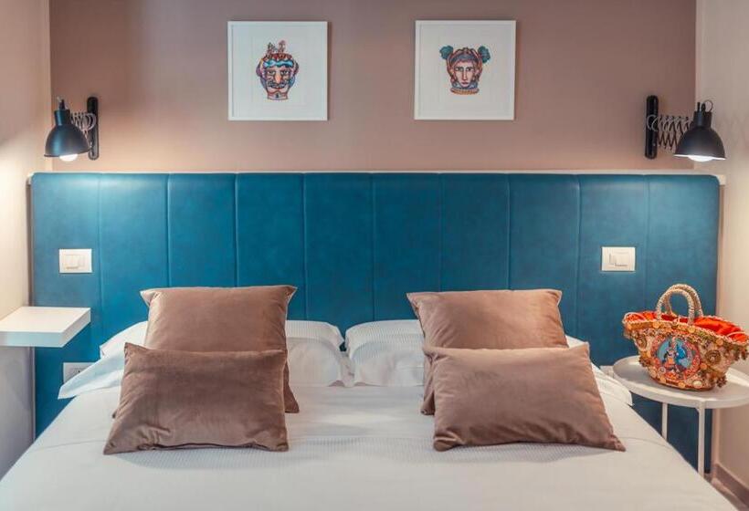 Полулюкс с Балконом, A Coffa Rooms