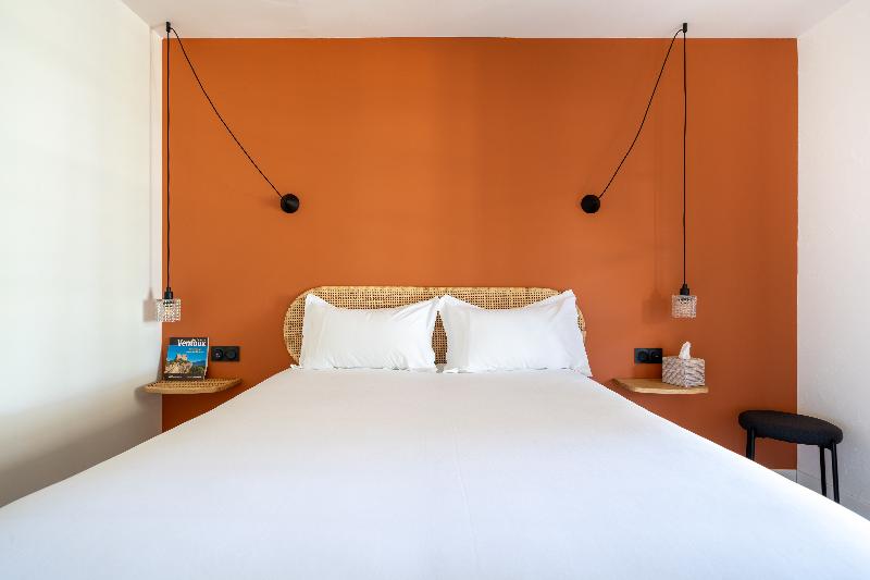 Семейный Номер, Hôtel La Garrigue & Bar Piscine