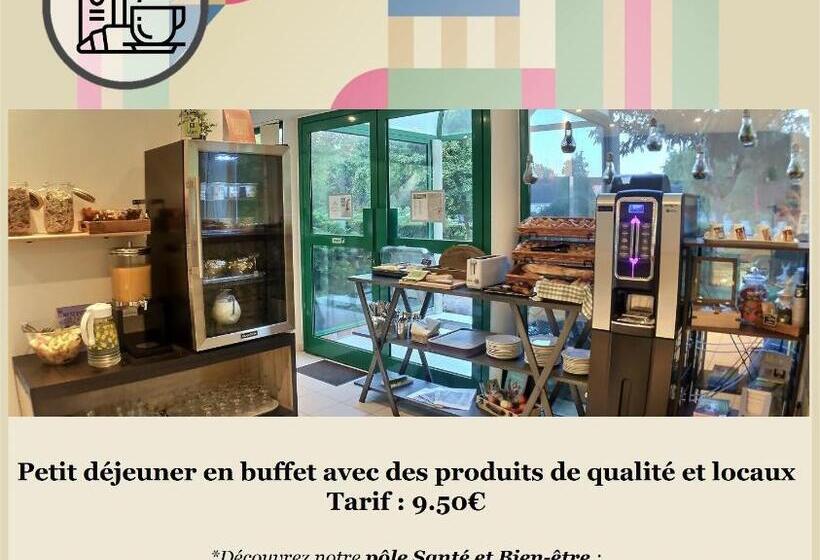 Семейный Номер, Logis Hôtel Du Château