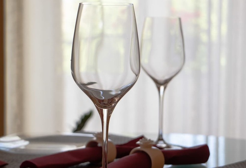 اتاق لوکس با بالکن, Turenum Apartment B&b