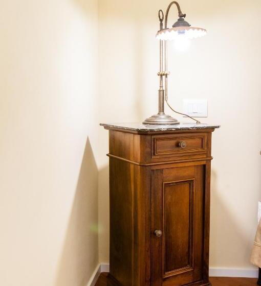 اتاق لوکس با بالکن, Turenum Apartment B&b