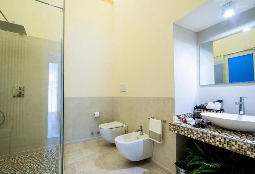 اتاق لوکس با بالکن, Turenum Apartment B&b