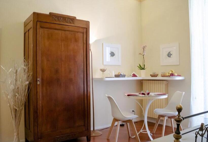 اتاق لوکس با بالکن, Turenum Apartment B&b
