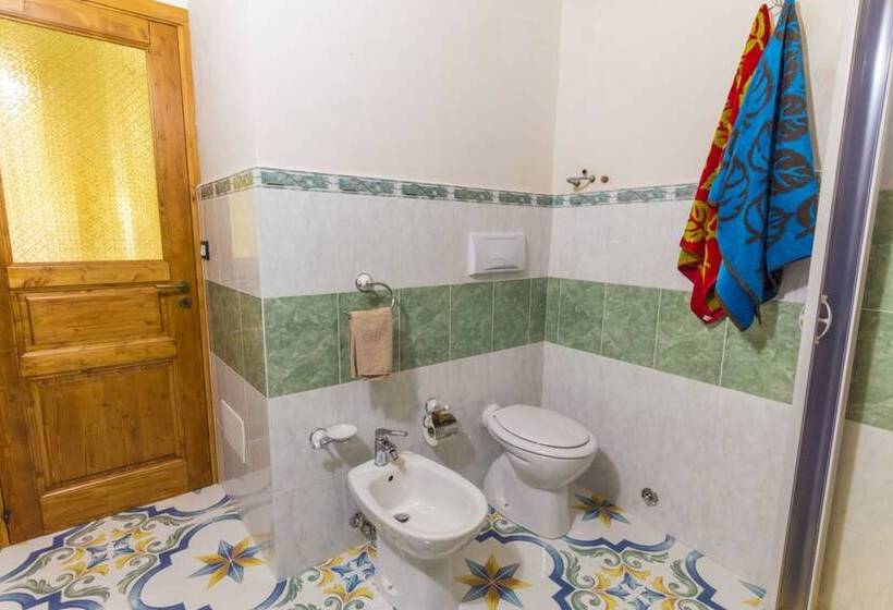 Номер Стандарт, Dimora Corte Antica Scorrano
