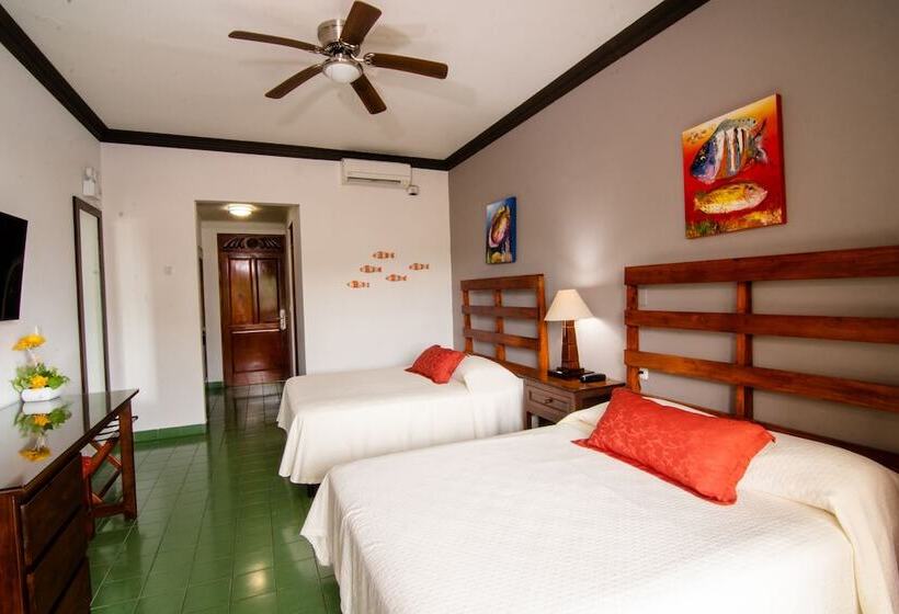 اتاق لوکس, Club Del Mar Oceanfront
