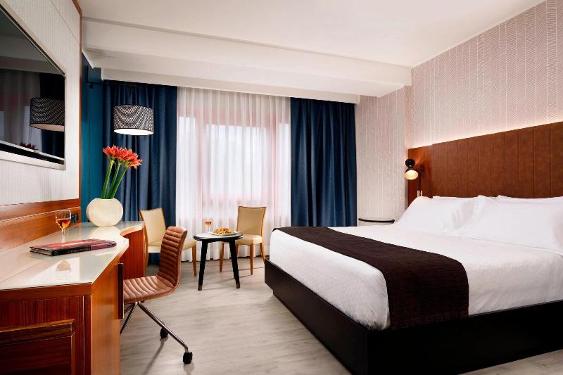 Quarto Clássico Cama King, Four Points By Sheraton Siena