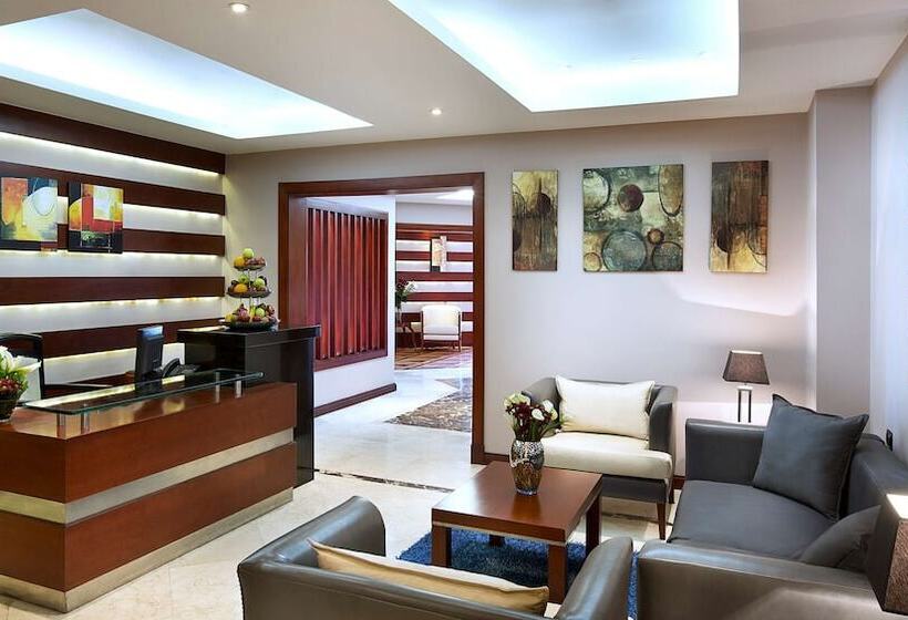 غرفة تنفيذية, Hilton Pyramids Golf