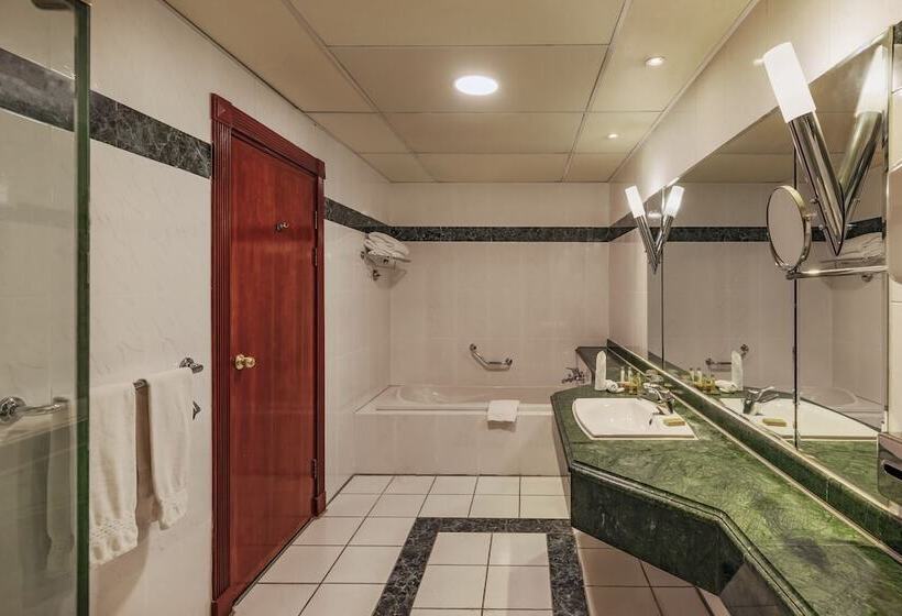 غرفة تنفيذية, Hilton Pyramids Golf