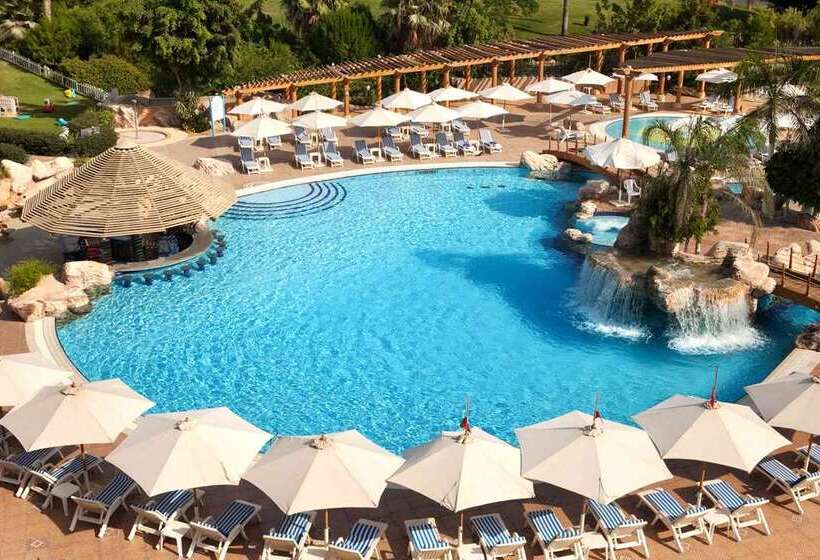 غرفة قياسية سرير كينج, Hilton Pyramids Golf