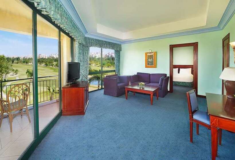 جناح جونيور إداري, Hilton Pyramids Golf