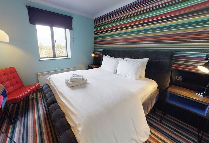 Номер Клуб, Village Hotel Birmingham Dudley