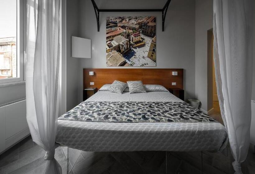 اتاق لوکس با تخت بزرگ, Suite Del Ponte Normanno