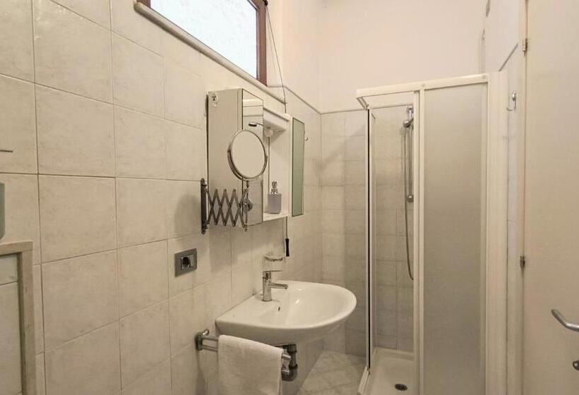 Апартаменты 1 Спальня Нижний Этаж, Edera Rooms And Apartment