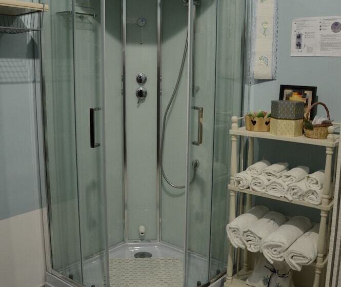 اتاق لوکس, B&b Vicolo Del Chiostro