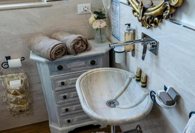 اتاق لوکس با تخت بزرگ, Agriturismo Le Fontanelle Da Valente