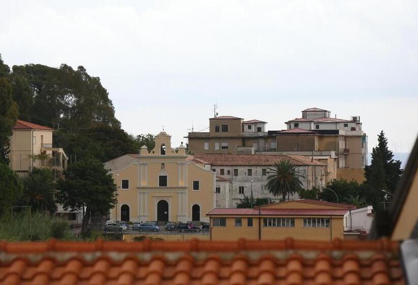 سوئیت با بالکن, Casa Lissania