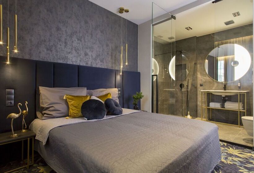 Трехместный Номер Deluxe, Atrium