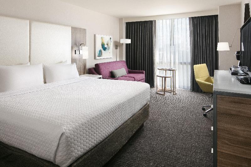 キングサイズベッドのスタンダードルーム, Crowne Plaza Dallas Love Field   Med Area, An Ihg