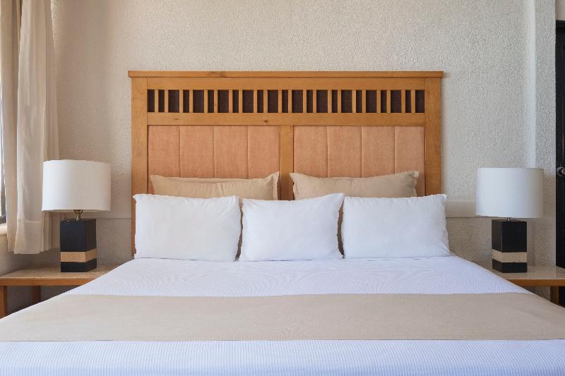سوییت جونیور, Nyx Cancun
