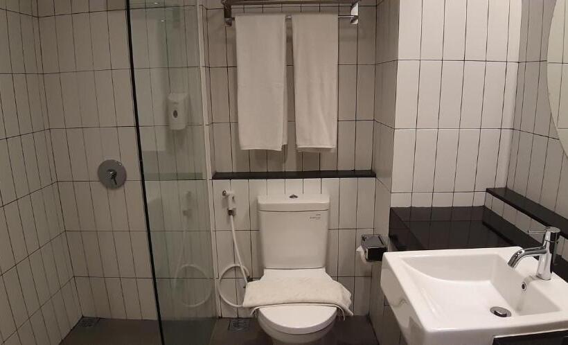 Номер Deluxe, Grand Cordela Hotel As Putra Kuningan