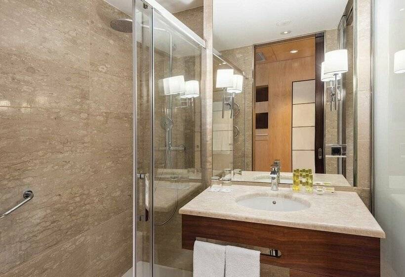 اتاق استاندارد سه نفره, Eurostars Gran Valencia