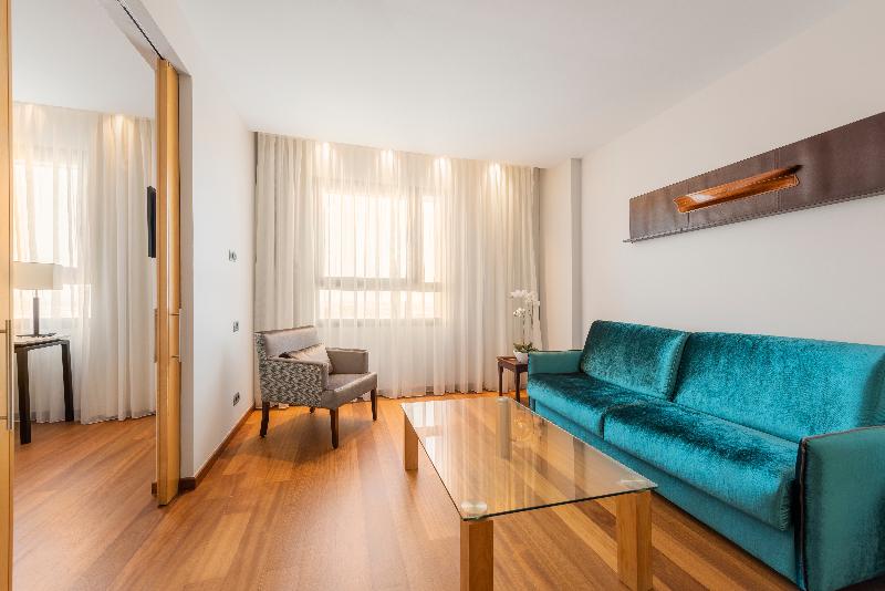 سوییت جونیور, Eurostars Gran Valencia