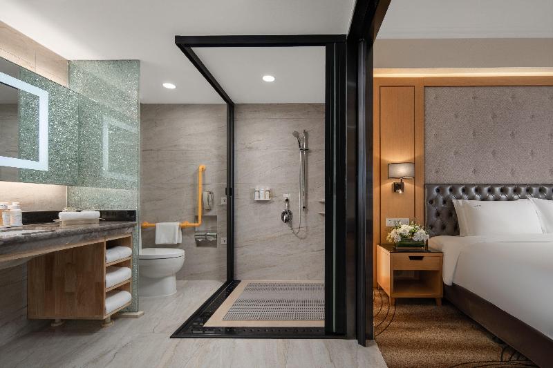 اتاق استاندارد با تخت بزرگ برای معلولان, Holiday Inn Beijing Chang An West, An Ihg