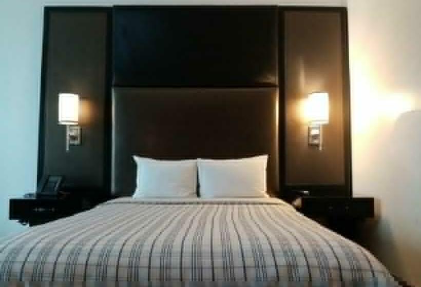 Полулюкс, Hospedium Princess Hotel Panamá