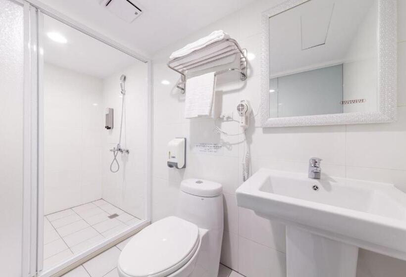 Economy Quadruple Room, Liho Hotel Tainan