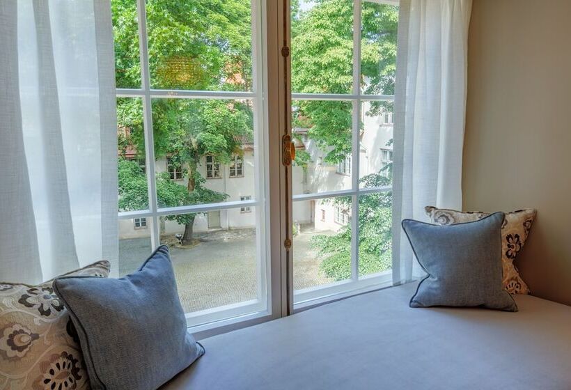 اتاق لوکس, Schlössle Hotel   The Leading Hotels Of The World