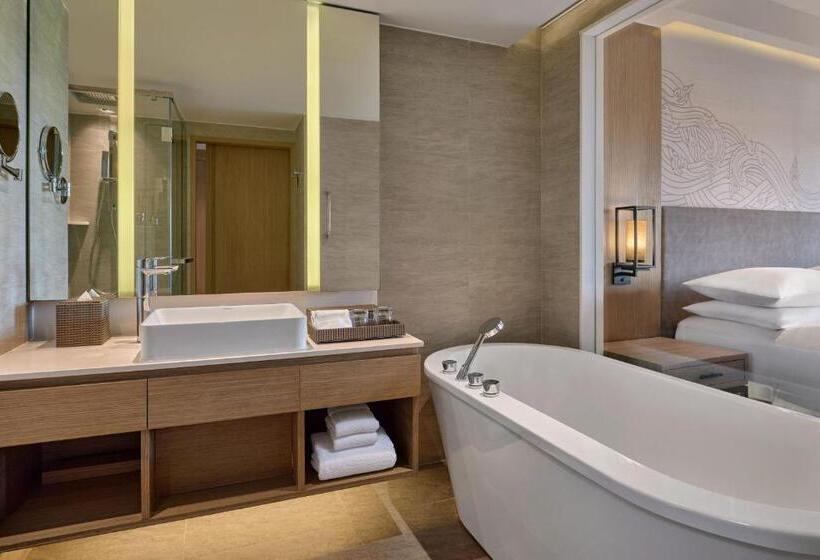 프리미엄 룸, Phuket Marriott Resort & Spa Merlin Beach