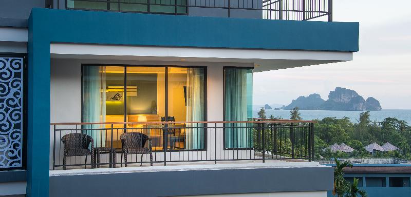 풀장 전망 디럭스 룸, Phuket Marriott Resort & Spa Merlin Beach
